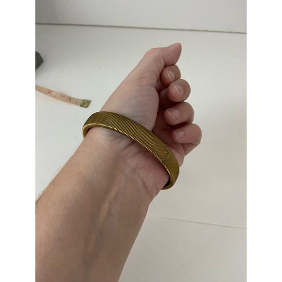 vintage metal bracelet gold tone - Picture 2 of 4